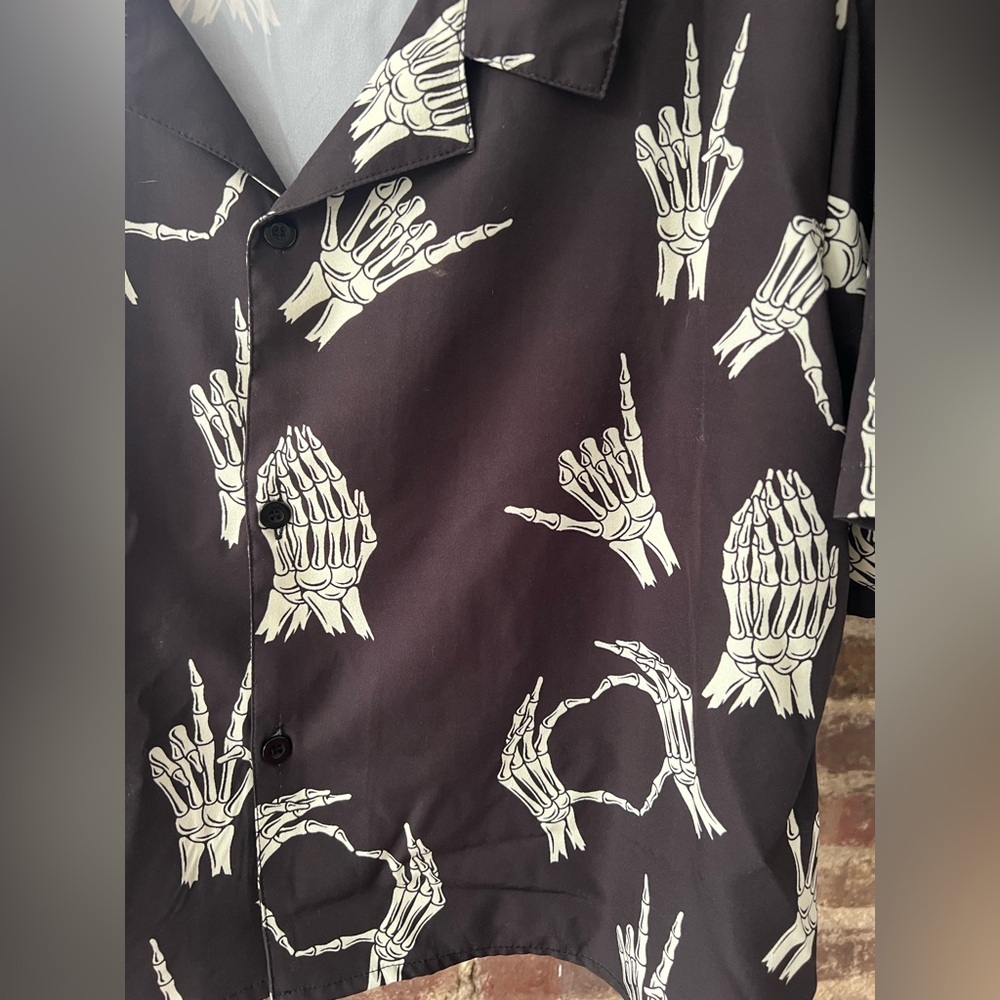 Cropped Skeleton Hand Print Button-Down Shirt - image 4